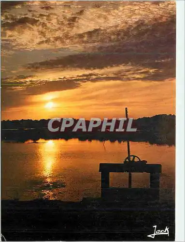 Cartes postales moderne Derniers reflets du soleil sur les etangs couleurs de bretagne