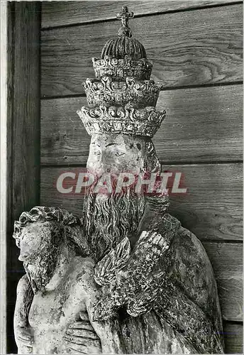 Cartes postales moderne La ste trinite sculpture du xv siecle a l entree du couvent