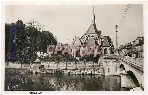 Ansichtskarte AK Nemours vue sur l abside de l eglise