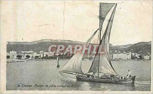 Ansichtskarte AK Cannes barque de peche rentrant au port Bateau