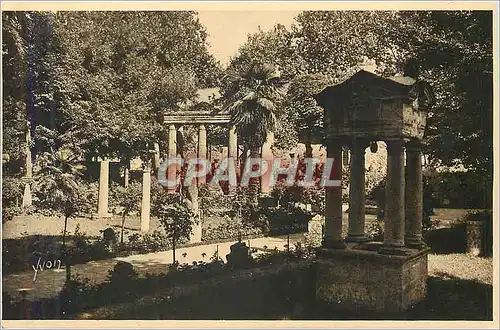 Cartes postales Angers (maine et loire) le musee st jean le vieux puits et le jardin