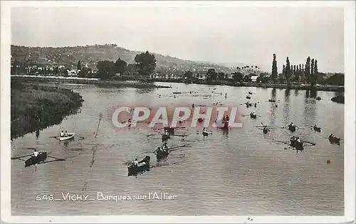 Ansichtskarte AK Vichy barques sur l allier Aviron Bateaux