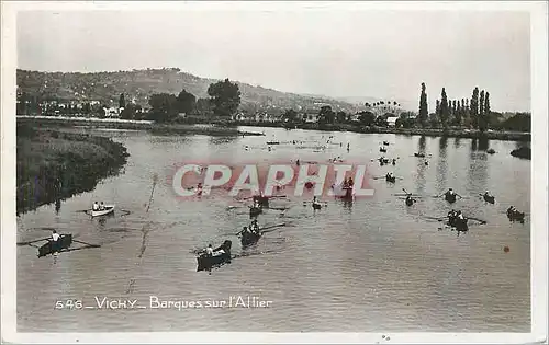 Cartes postales Vichy barques sur l allier Aviron Bateaux