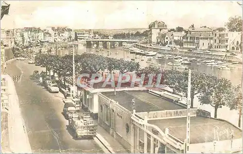 Cartes postales moderne Le pouliguen la promenade le quai et le port