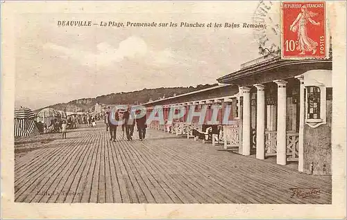 Cartes postales Deauville la plage promenade sur les planches et les bains romains