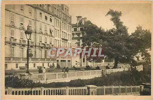 Ansichtskarte AK Pau Le Boulevard des Pyrenees et le Chene de Sully