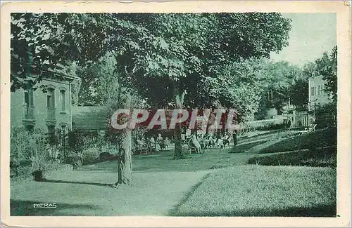 Cartes postales Hotel de la Source Neris les Bains Un Coin de son Parc