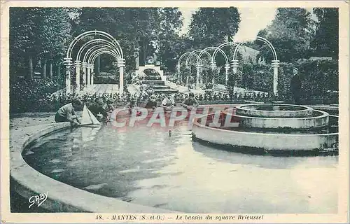 Ansichtskarte AK Mantes S et O Le bassin du square Brieussel Enfants