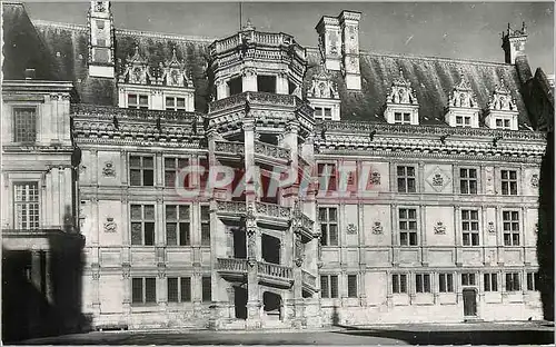 Cartes postales moderne Le Chateau de Blois L Aile Francois I et l Escalier d Honneur