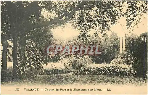 Cartes postales Valence Un coin du Parc et le Monument aux Morts