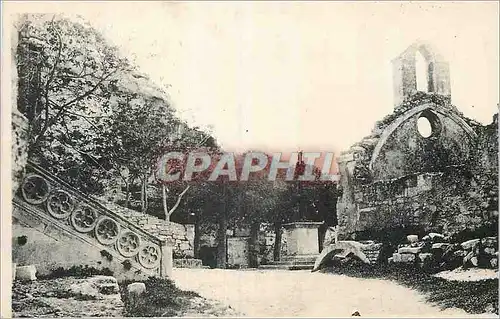 Cartes postales Les Baux Place de l Eglise et Chapelle des Penitents blancs xvi siecle