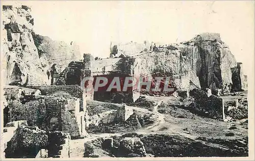 Cartes postales Les Baux Partie des ruines du chateau feodal et la Tour Sarrazine x siecle