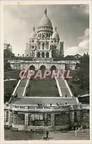 Cartes postales moderne Paris en Flanant Basilique du Sacre Coeur et l escallier monumental