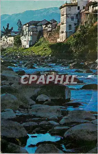 Cartes postales moderne Cuenca Ecuador Un placido rio se desliza suavemente subravando la belleza antigua de Cuenca