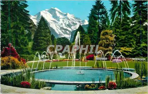 Cartes postales moderne Interlaken Kursaal Garten und die Jungfrau