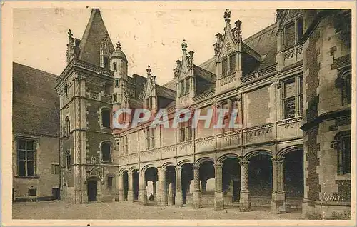 Ansichtskarte AK La Douce France Chateaux de la Loire Chateau de Blois Loir et Cher Facade interieur Loir