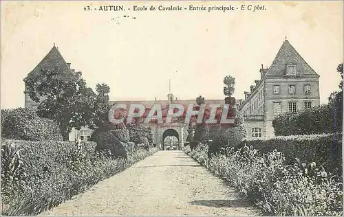 Ansichtskarte AK Autun Ecole de Cavalerie Entree principale