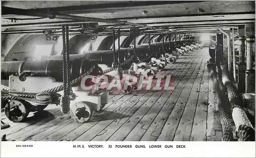 Cartes postales moderne H M S Victory Pounder Guns Lower Gun Deck Bateau