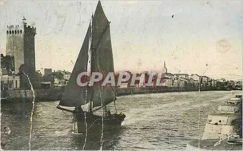 Ansichtskarte AK Les Sables d'Olonne (Vendee) La Petite Jetee Le Chenal La Tour d'Arundel La Chaume Bateaux