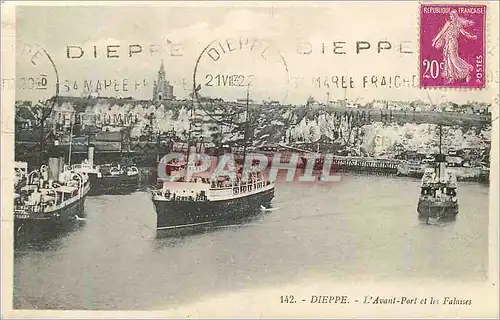 Ansichtskarte AK Dieppe L'Avant Port et les Falaises Bateaux