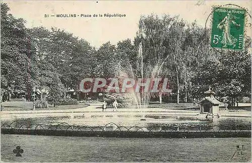 Cartes postales Moulins Place de la Republique