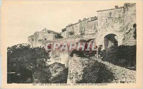 Ansichtskarte AK Les Baux les Remparts Entree par la Porte d'Eyguyeres