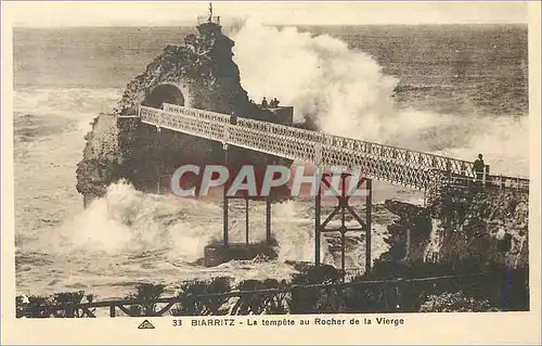 Ansichtskarte AK Biarritz La Tempete au Rocher de la Vierge