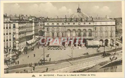 Cartes postales Bayonne Place de la Liberte et l'Hotel de Ville