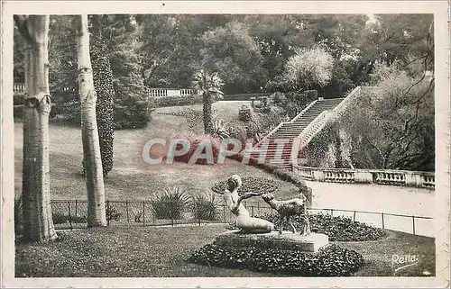 Moderne Karte Nimes (Gard) Le jardin de la Fontaine avec la Jeune fille au Chevreau de M Courbier