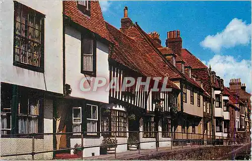 Cartes postales moderne High Street Hastings showing 14th Century Houses