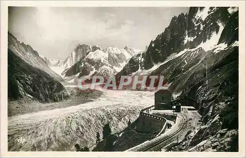 Cartes postales moderne Chamonix Mont Blanc La Mer de Glace et Gare du Montenvers