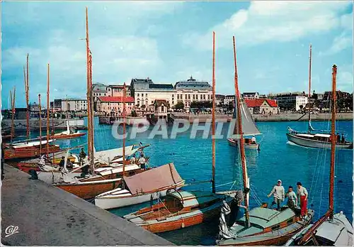 Moderne Karte Deauville Trouville Le Bassin des Yachis et le Casino de Trouville Bateaux