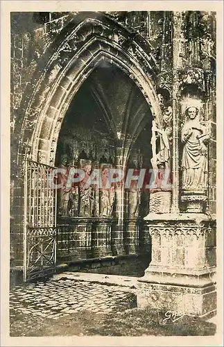 Cartes postales moderne Le Folgoet (Finistere) Le Porche des Apotres Saint Christophe et la Vierge