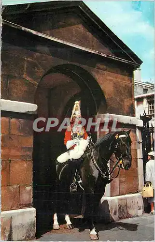 Cartes postales moderne A lifeguardian on duty Whitehall London Militaria