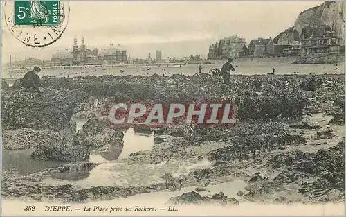 Cartes postales Dieppe La plage prise des Rochers