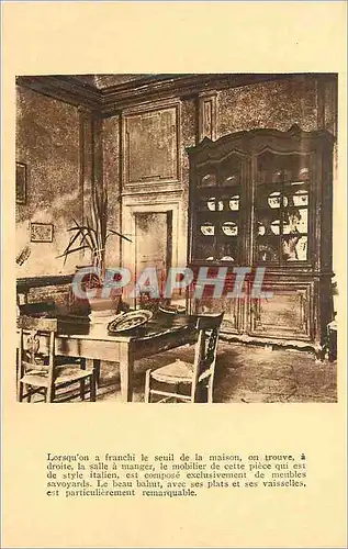 Cartes postales Lorsqu'on a franchi le seuil de la maison on trouve a droite la salle a manger le mobilier de ce