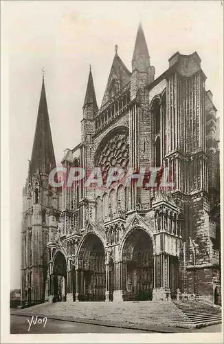 Cartes postales moderne Chartres La Cathedrale Le Portail Sude et la Vieille Tour