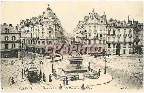 Cartes postales Orleans La Place du Martoi et la Rue de la Republique Tramway