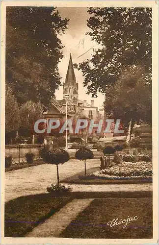 Cartes postales Brive (Correze) Le Jardin de la Poste et l'Eglise