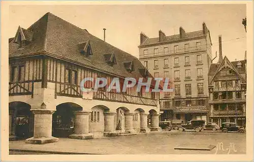 Ansichtskarte AK Rouen la Ville Musee Place du Vieux Marche et Statue de Jeanne d'Arc