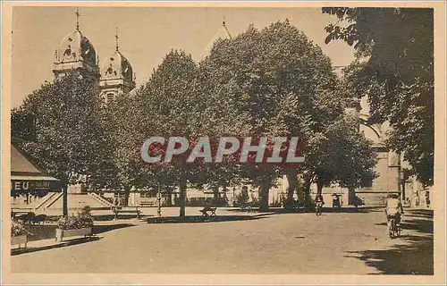 Cartes postales Place de l'Hotel de Ville et la Cathedrale Dax