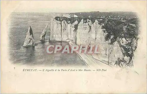 Cartes postales Etretat L'Aiguille et la Porte d'Aval a Mer Haute