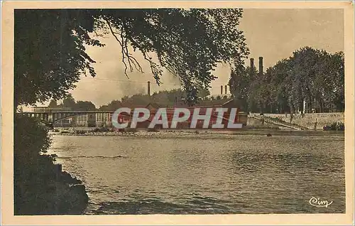 Ansichtskarte AK Chatellerault (Vienne) Le Pont Neuf et la Manufacture Nationale d'Armes