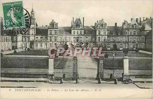 Ansichtskarte AK Fontainebleau le Palais la Cour des Adieux