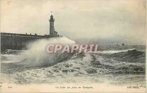 Cartes postales La Jetee Un Jour de Tempete Phare