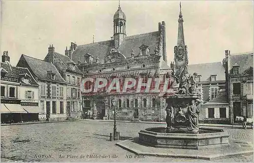 Ansichtskarte AK Noyon La Place de l'Hotel de Ville