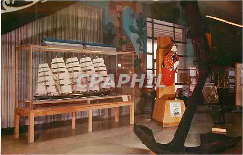 Cartes postales moderne Maritime Museum San Francisco In Grlass Case Model of Preussen Bateau
