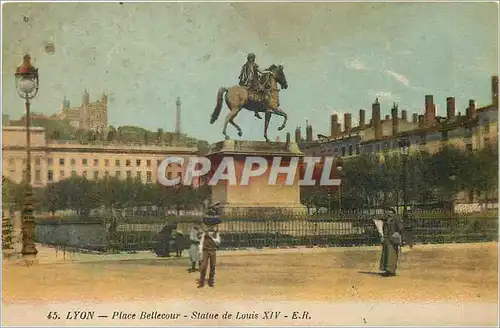 Cartes postales Lyon Place Bellecour Statue de Louis XIV