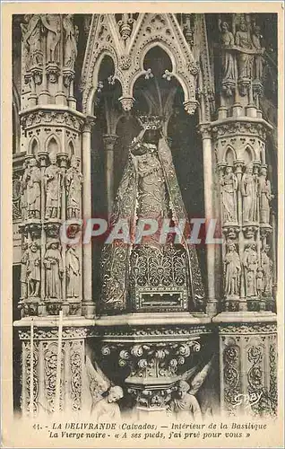 Ansichtskarte AK La Delivrande (Calvados) Interieur de la Basilique La Vierge Noire A ses pieds J'ai prie pour vo