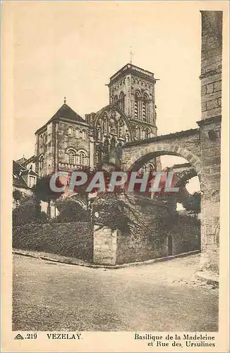 Cartes postales Vezelay Basilique de la Madeleine et Rue des Ursulines